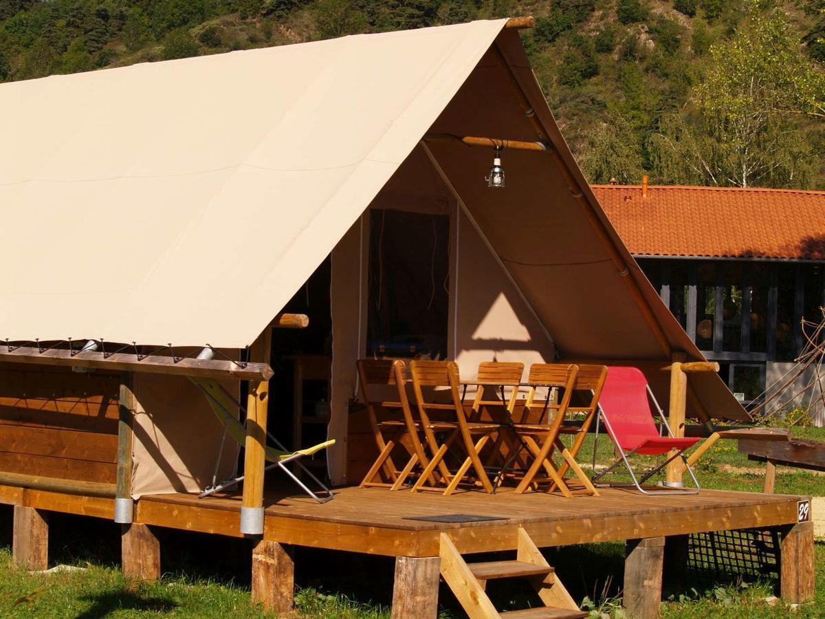Cosycamp Hotel Chamalières-sur-Loir Екстериор снимка
