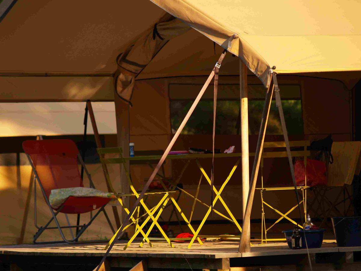 Cosycamp Hotel Chamalières-sur-Loir Екстериор снимка