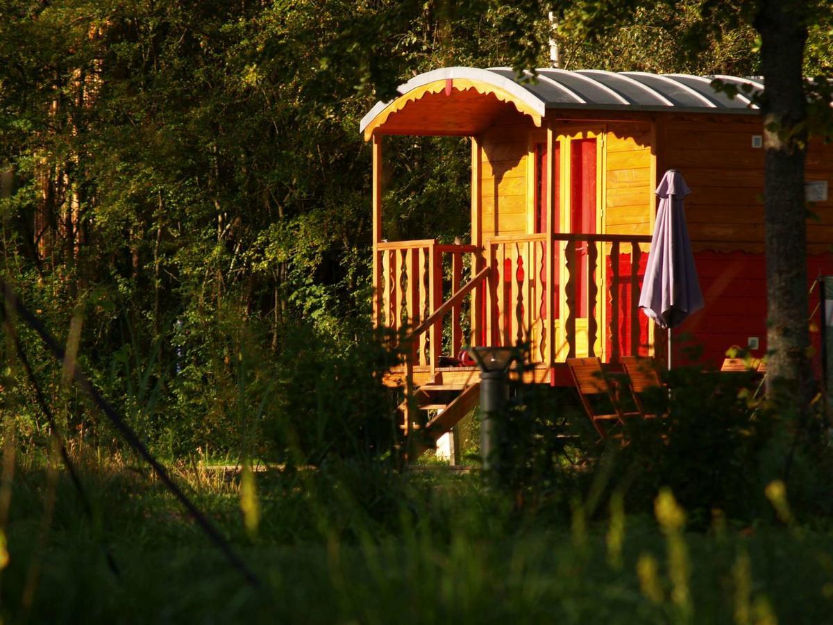 Cosycamp Hotel Chamalières-sur-Loir Екстериор снимка