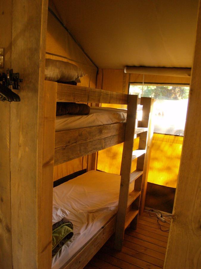 Cosycamp Hotel Chamalières-sur-Loir Екстериор снимка