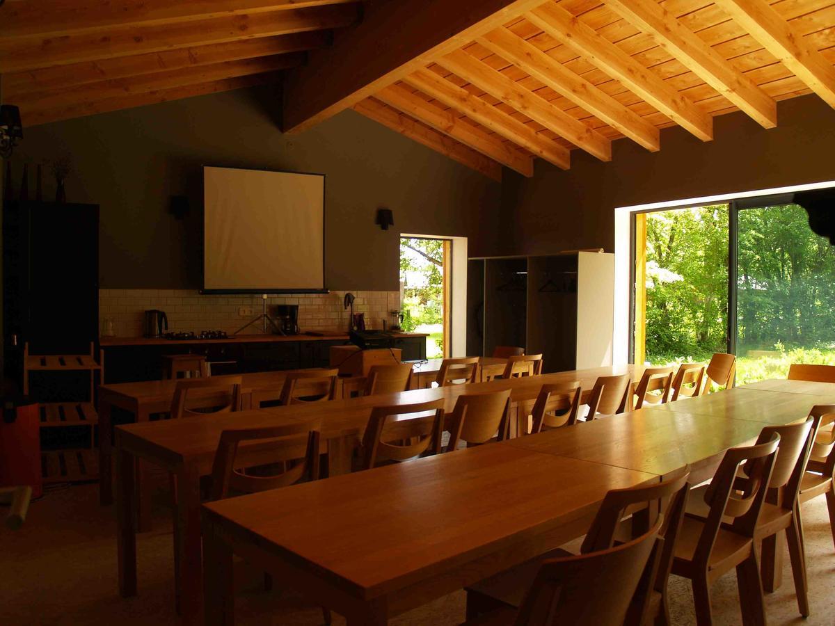 Cosycamp Hotel Chamalières-sur-Loir Екстериор снимка