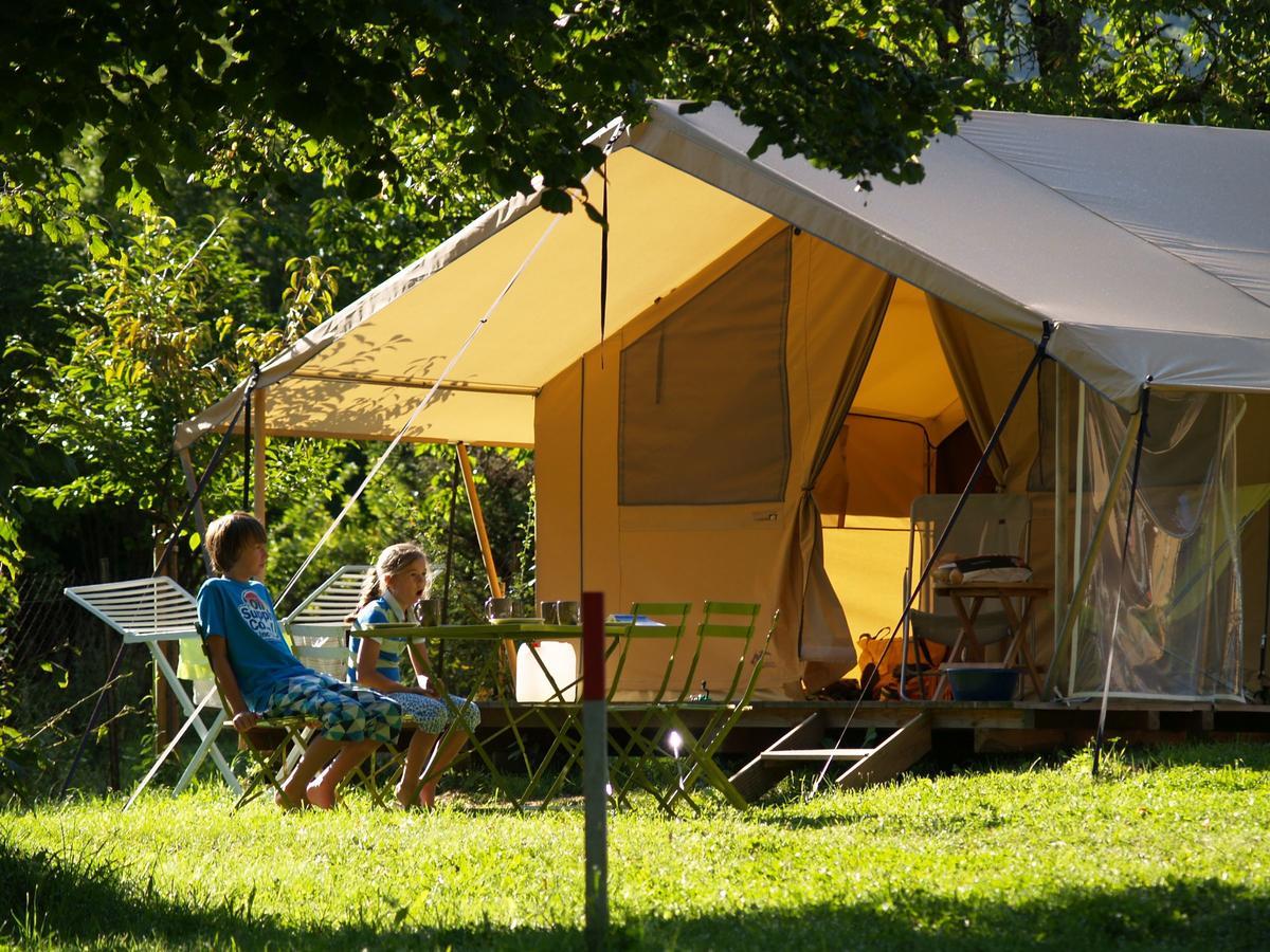 Cosycamp Hotel Chamalières-sur-Loir Екстериор снимка